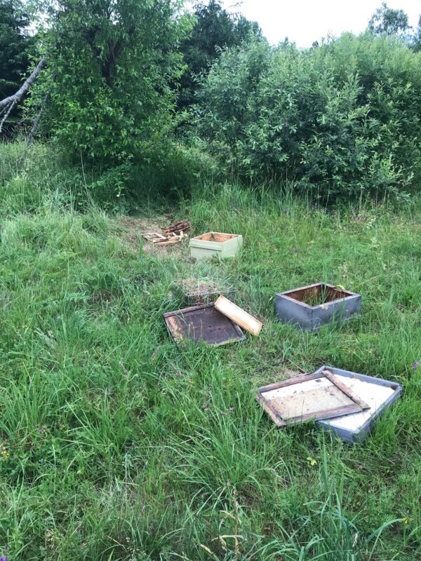 Beekeeping equipment