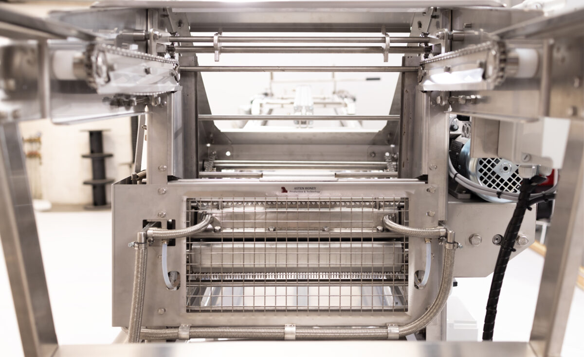 Automatic honeycomb uncapping and extracting line 80 - Image 5