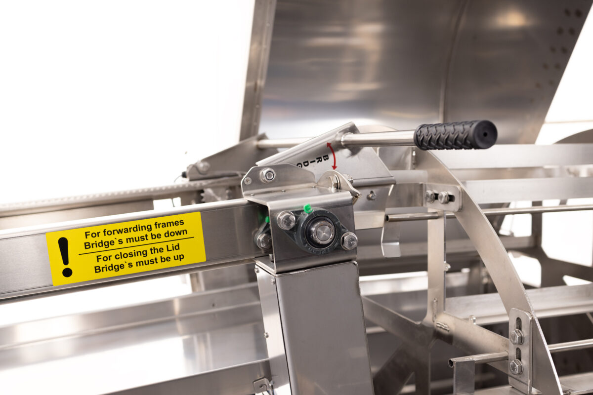 Automatic honeycomb uncapping and extracting line 80 - Image 11