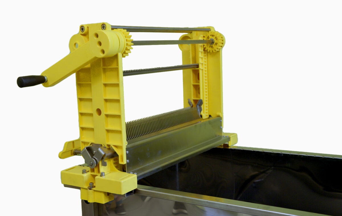 The machine for honeycomb cutting for Farrar frame